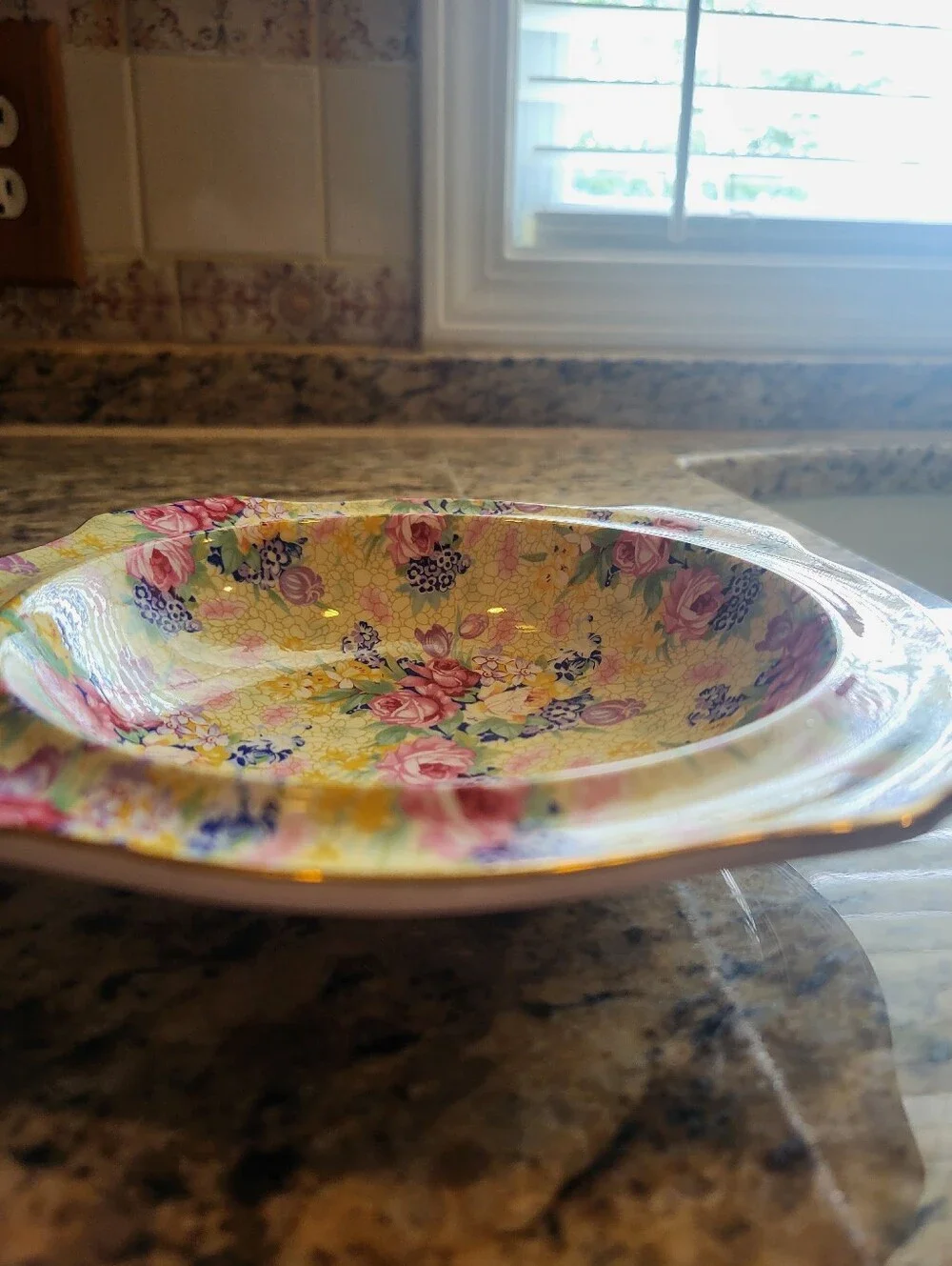 Royal Winton England 7 In .Floral Ceramic Serving Bowl
